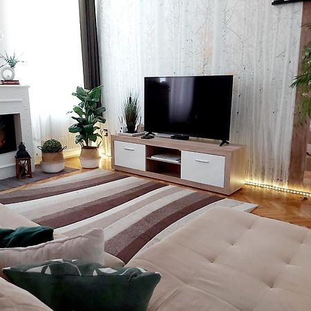 Lena Apartman - Eger Eksteriør billede