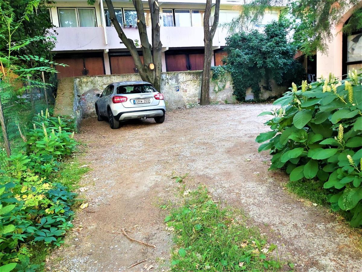 Lena Apartman - Eger Eksteriør billede
